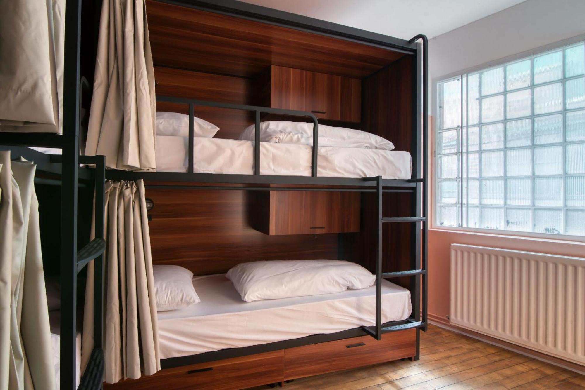 Malacuna Hostel *